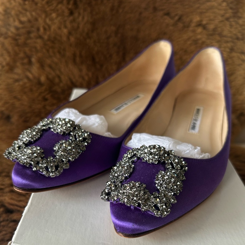 Manolo Blahnik Hangisi Satin Flats - Picture 3 of 13